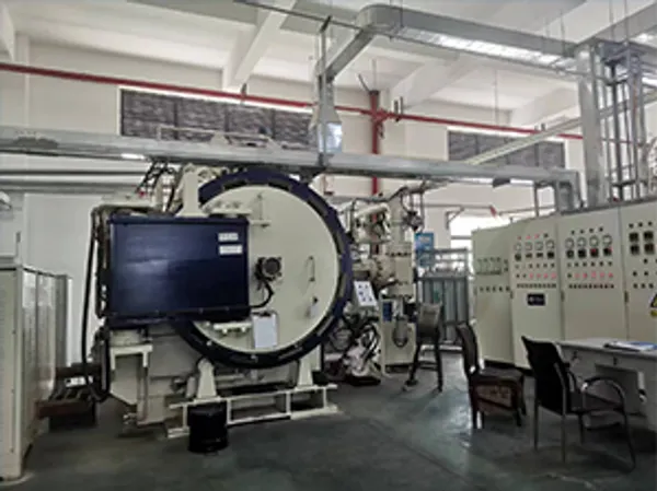 Vacuum sintering furnace